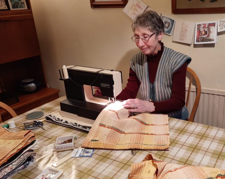 6cb86831-1f0b-496d-990c-4c417f64e737